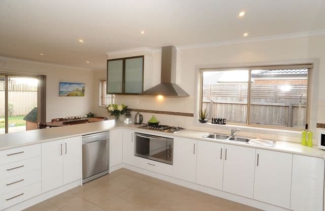 19 Spinnaker Drive, ST LEONARDS VIC 3223, St Leonards - Thumbnail 2
