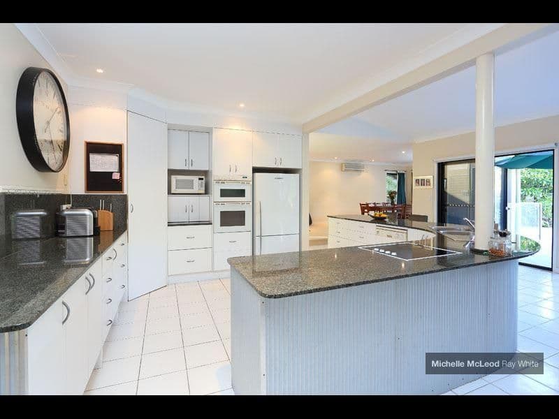 112 Greenford Street, CHAPEL HILL QLD 4069, Chapel Hill - Thumbnail 5
