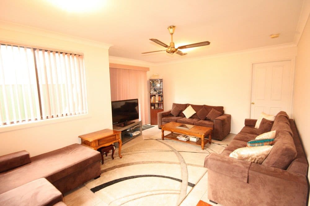 16 Dunkeld Place, ST ANDREWS NSW 2566, St Andrews - Thumbnail 2