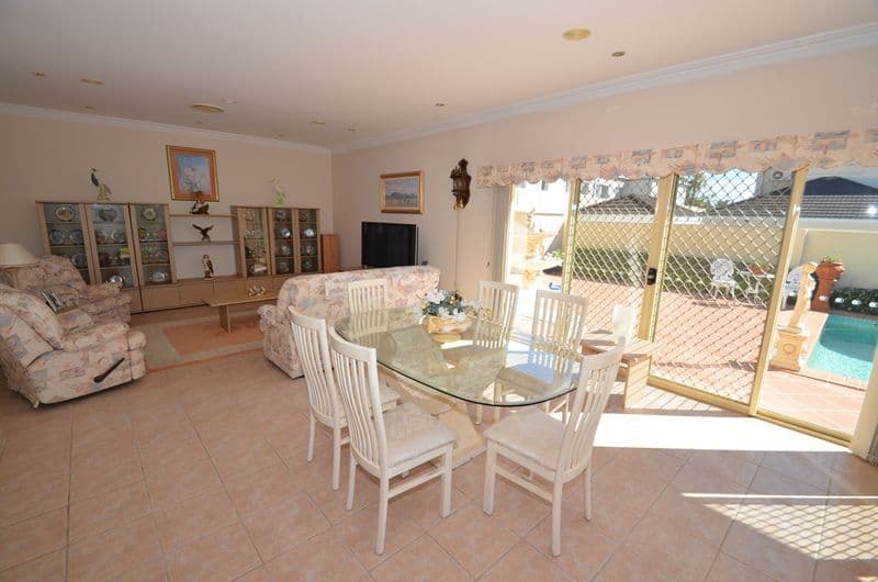 1 Offham Court, ARUNDEL QLD 4214, Arundel - Thumbnail 5