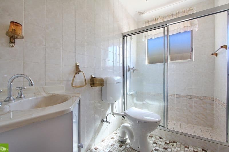 1/4 Woodford Avenue, WARILLA NSW 2528, Warilla - Thumbnail 2