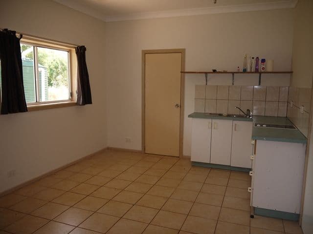 Unit -  3 Collins Road, KATHERINE NT 0850, Katherine - Thumbnail 2
