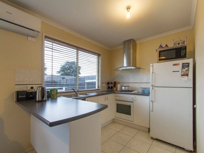 14 Sunrise Court, CARRUM DOWNS VIC 3201, Carrum Downs - Thumbnail 2