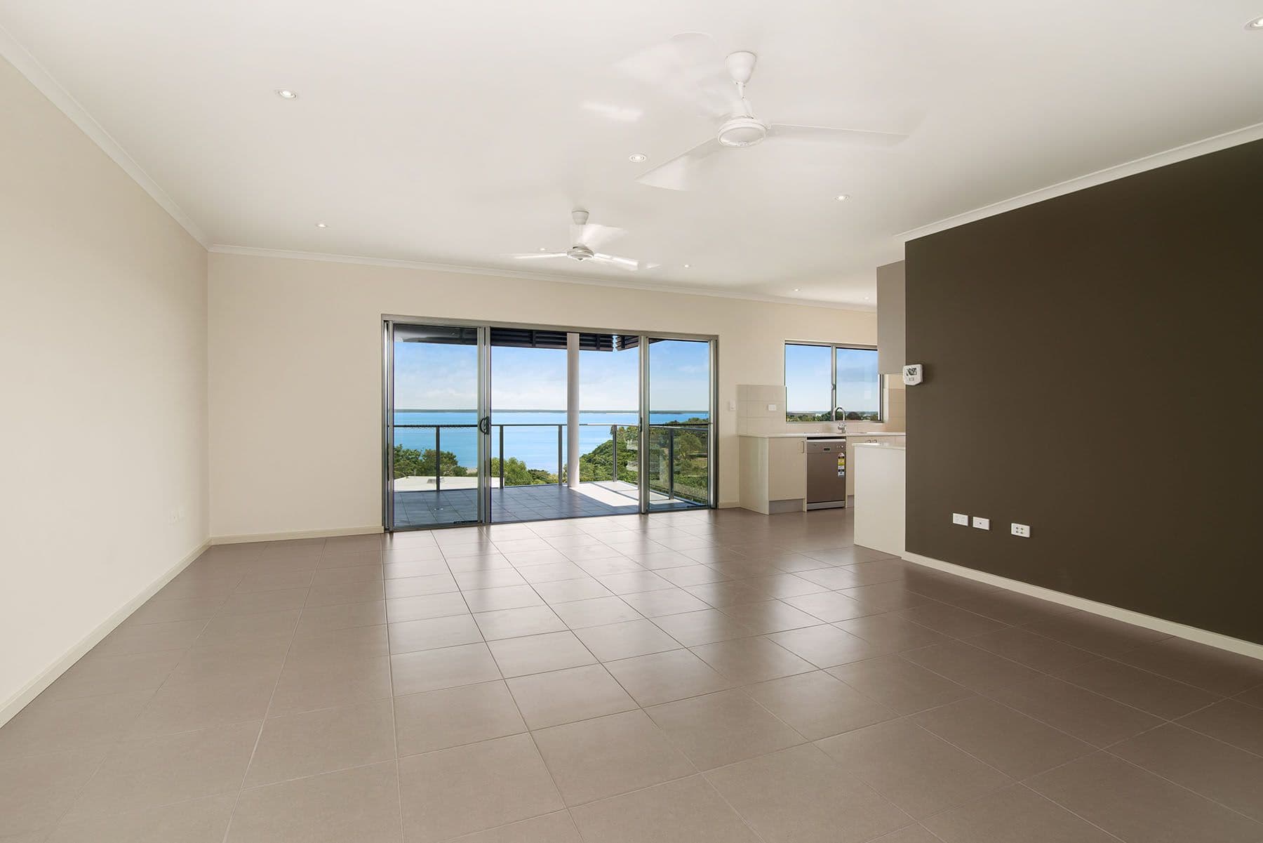 5.5/117 Mitchell Street, DARWIN NT 0800, Darwin - Thumbnail 2