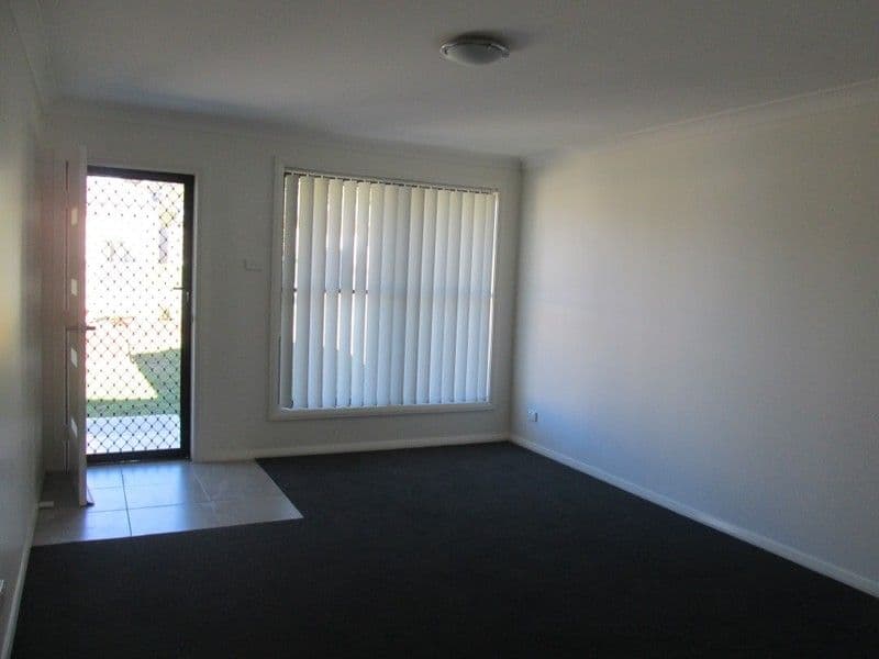 2/568 Oakhampton Road, ABERGLASSLYN NSW 2320, Aberglasslyn - Thumbnail 2