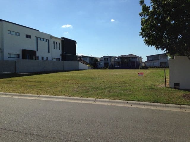 19 Quayside Drive, HELENSVALE QLD 4212, Helensvale - Thumbnail 2