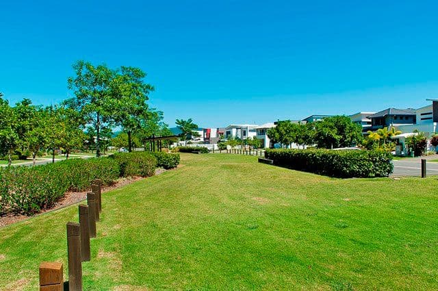 19 Quayside Drive, HELENSVALE QLD 4212, Helensvale - Thumbnail 8