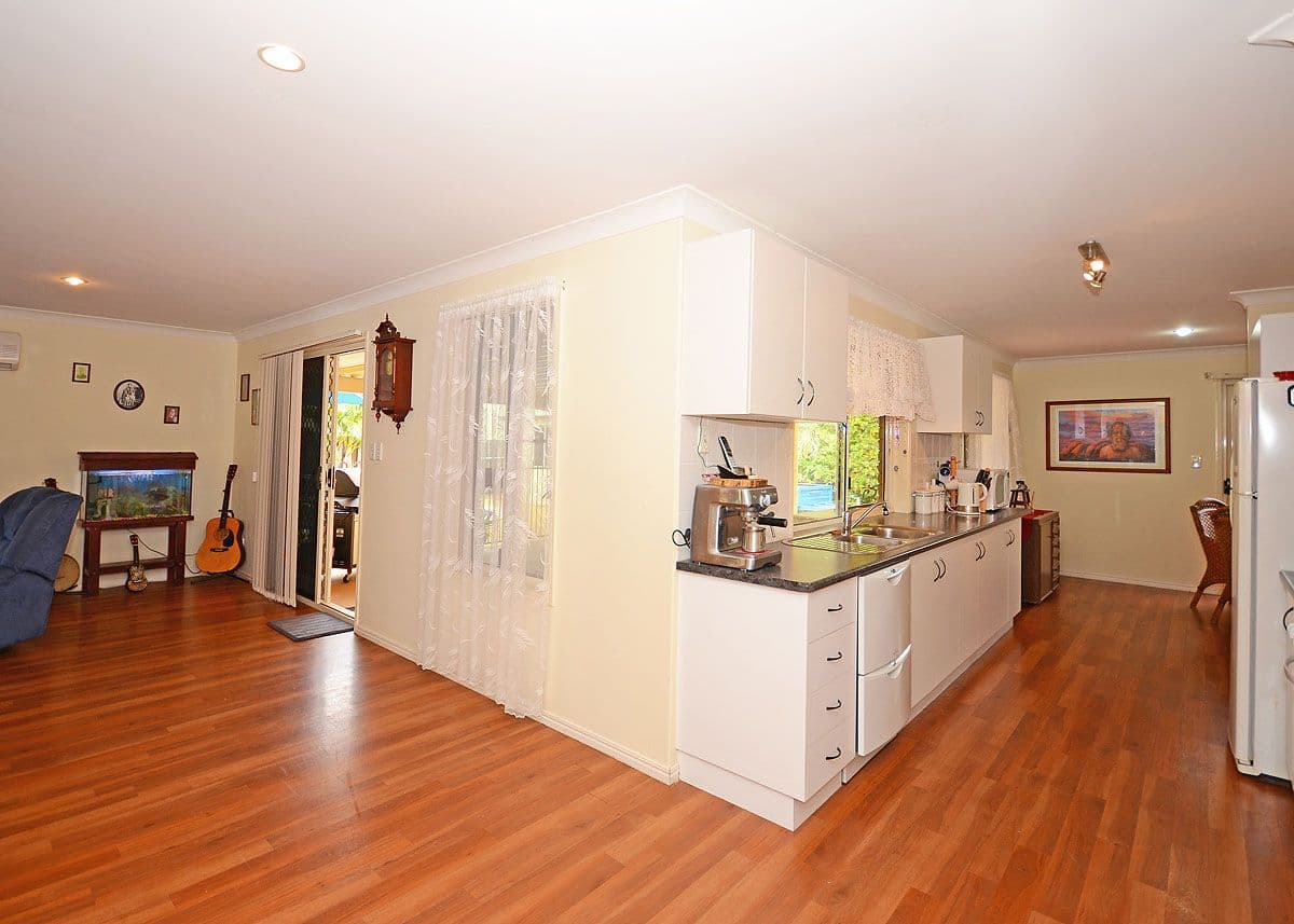 83 Truro Street, TORQUAY QLD 4655, Torquay - Thumbnail 4