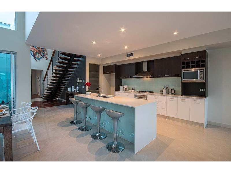 13 Vespa Crescent, SURFERS PARADISE QLD 4217, Surfers Paradise - Thumbnail 5