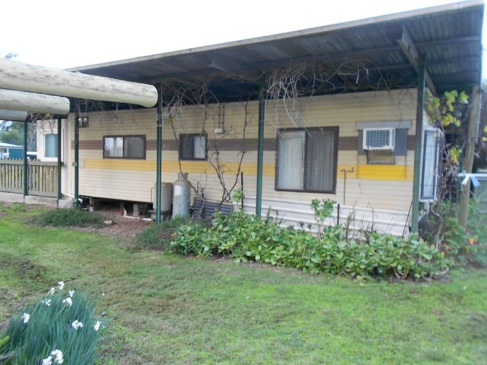 70 South Avenue, BORDERTOWN SA 5268, Bordertown - Thumbnail 2