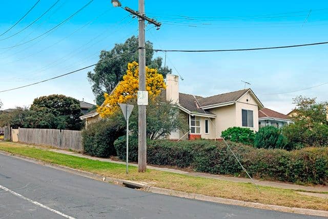 14 Chaleyer Street, RESERVOIR VIC 3073, Reservoir - Thumbnail 2