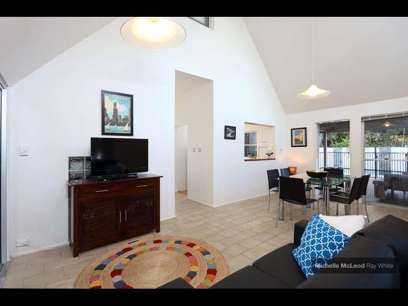 20 Stralock Street, CHAPEL HILL QLD 4069, Chapel Hill - Thumbnail 7