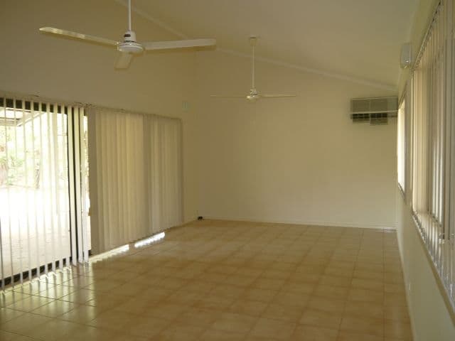 4 Wallace Court, KATHERINE NT 0850, Katherine - Thumbnail 3