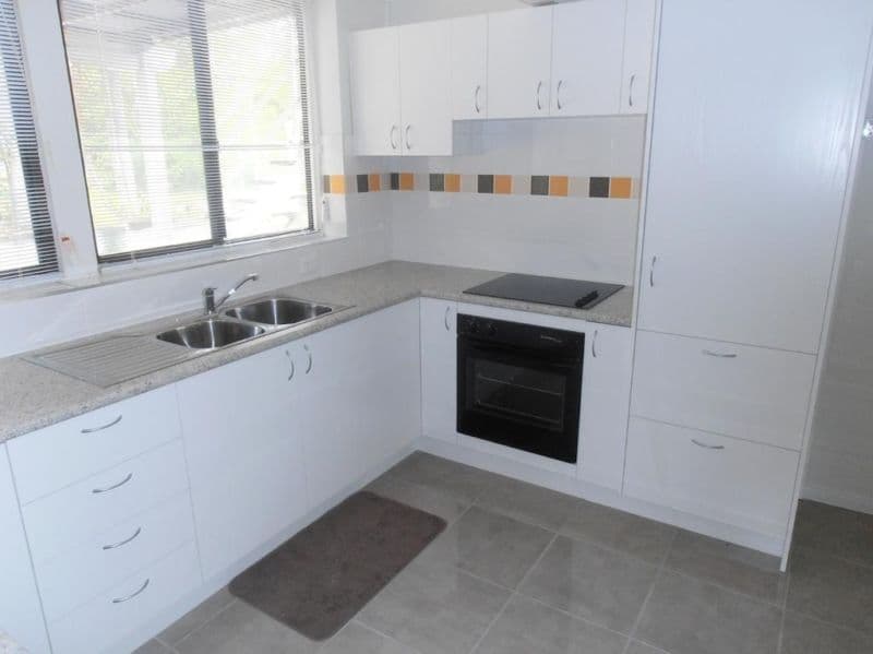 696 Beachmere Road, BEACHMERE QLD 4510, Beachmere - Thumbnail 2