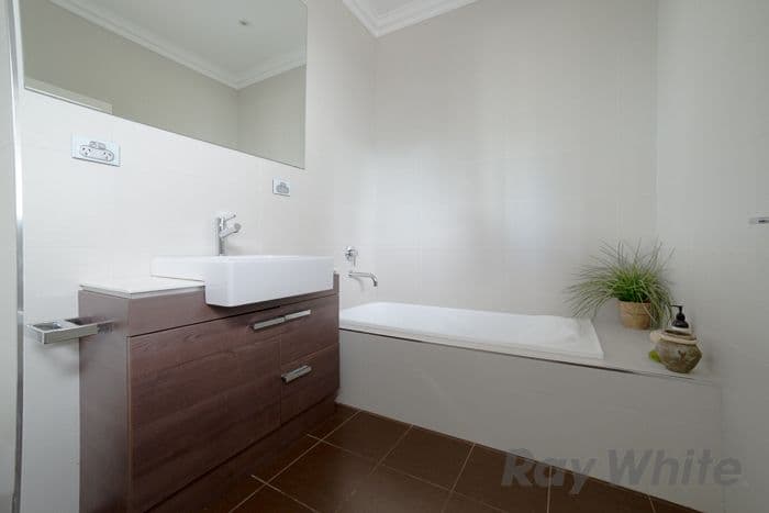 8 Fairview Avenue, CHARLESTOWN NSW 2290, Charlestown - Thumbnail 6
