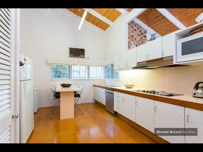 74 Ludlow Street, CHAPEL HILL QLD 4069, Chapel Hill - Thumbnail 7