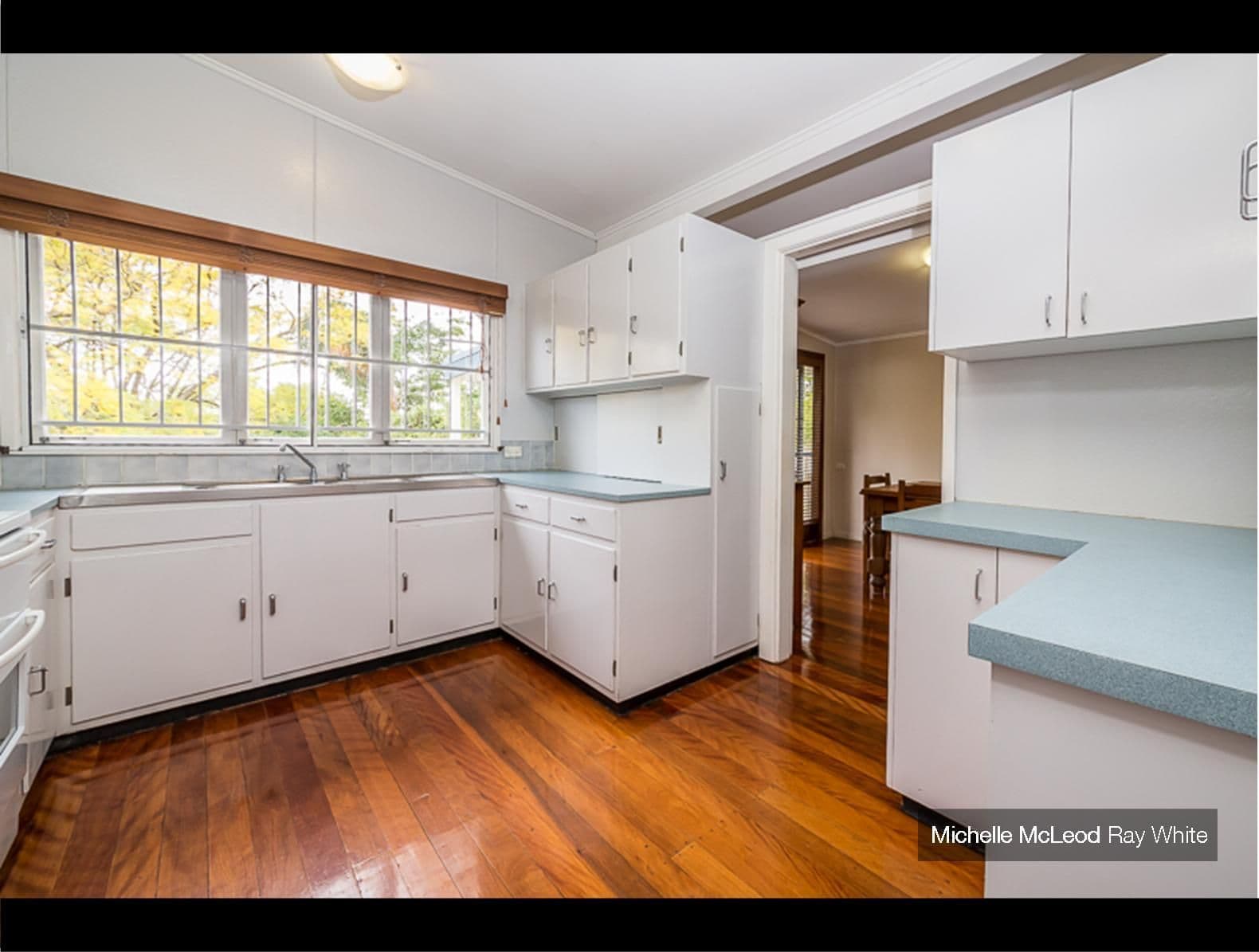 8 Cornhill Street, KENMORE QLD 4069, Kenmore - Thumbnail 4