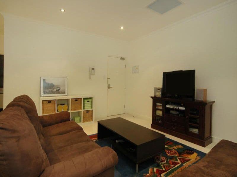 909/39 Grenfell Street, Adelaide - Thumbnail 2