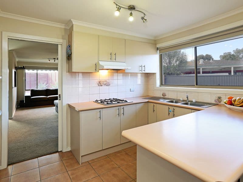 10 Karlovac Court, BELL PARK VIC 3215, Bell Park - Thumbnail 3