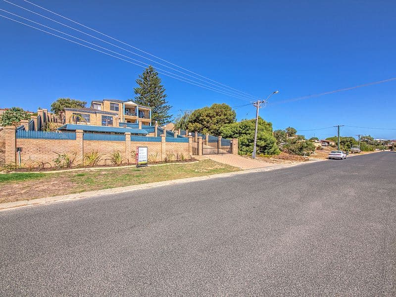 44 CHARNWOOD Avenue, TWO ROCKS WA 6037, Two Rocks - Thumbnail 3