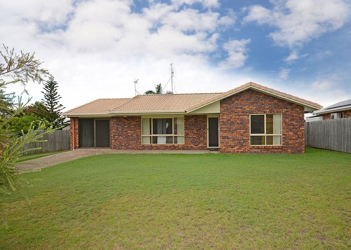 17 Deloraine Avenue, Urangan QLD 4655, Urangan - Image 1
