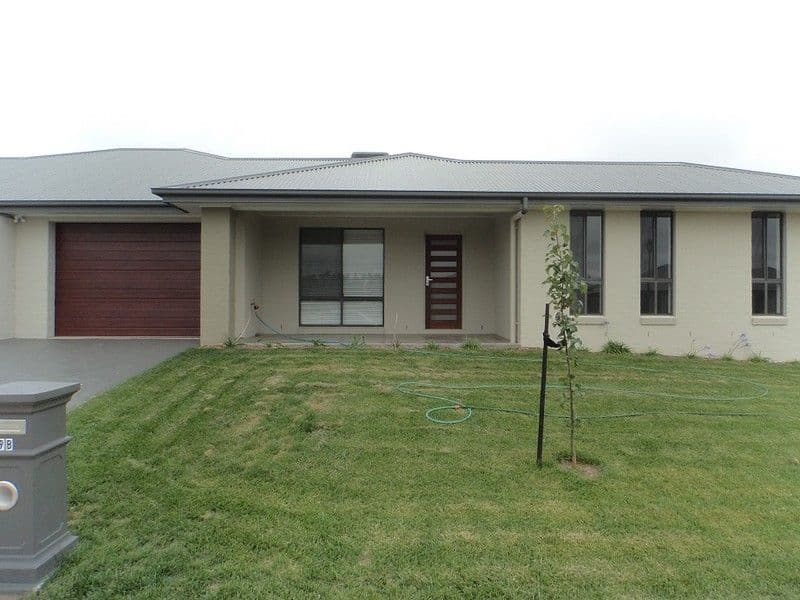 19B Mewburn Drive, Goulburn NSW 2580, Goulburn - Image 1