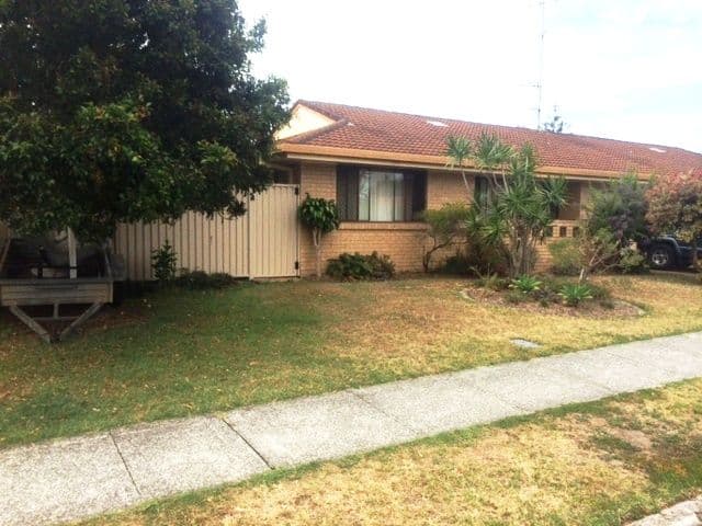 105 Mountain View Avenue, Miami QLD 4220, Miami - Thumbnail 4