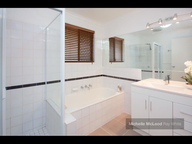 10 Dulhunty Street, Chapel Hill QLD 4069, Chapel Hill - Thumbnail 7