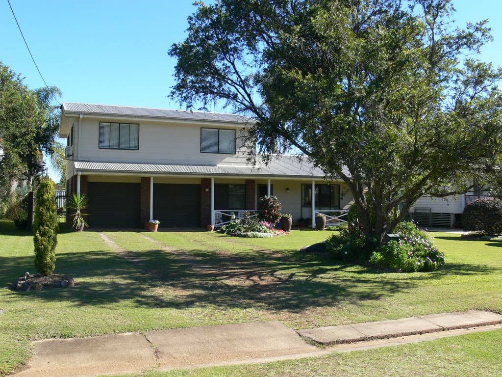 16 Adelaide Street, Esk QLD 4312, Esk - Image 1