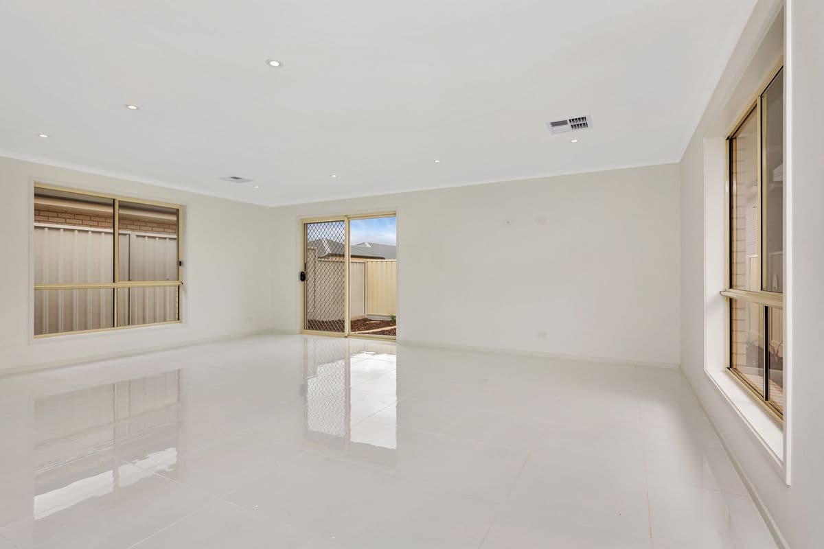 11 Blossom Road, Munno Para West SA 5115, Munno Para West - Thumbnail 4