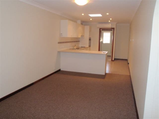 17/2 Glastonbury Road, Armadale WA 6112, Armadale - Thumbnail 3