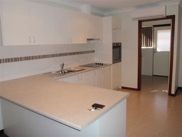 17/2 Glastonbury Road, Armadale WA 6112, Armadale - Thumbnail 2