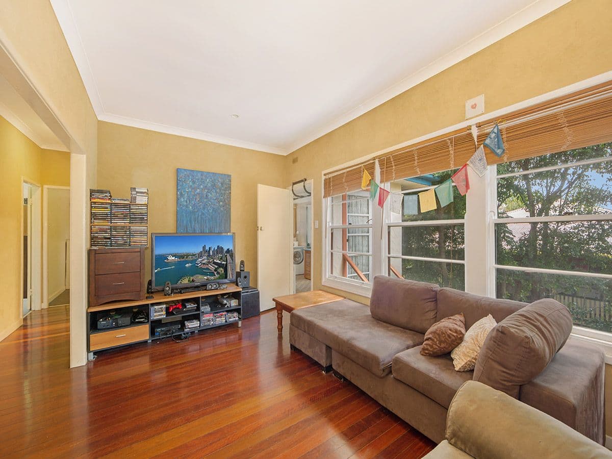 10 Elton Street, Girards Hill - Thumbnail 2