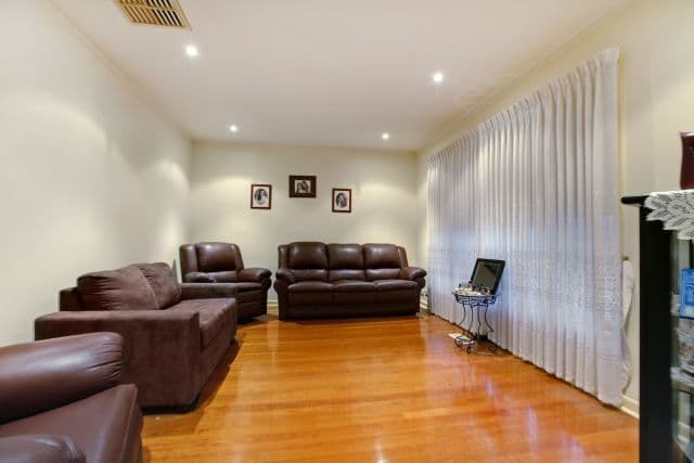22 Fordham Road, Reservoir VIC 3073, Reservoir - Thumbnail 2