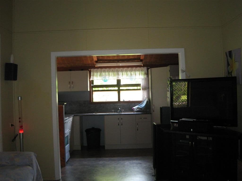 17 Middle Avenue, SOUTH JOHNSTONE QLD 4859, South Johnstone - Thumbnail 2