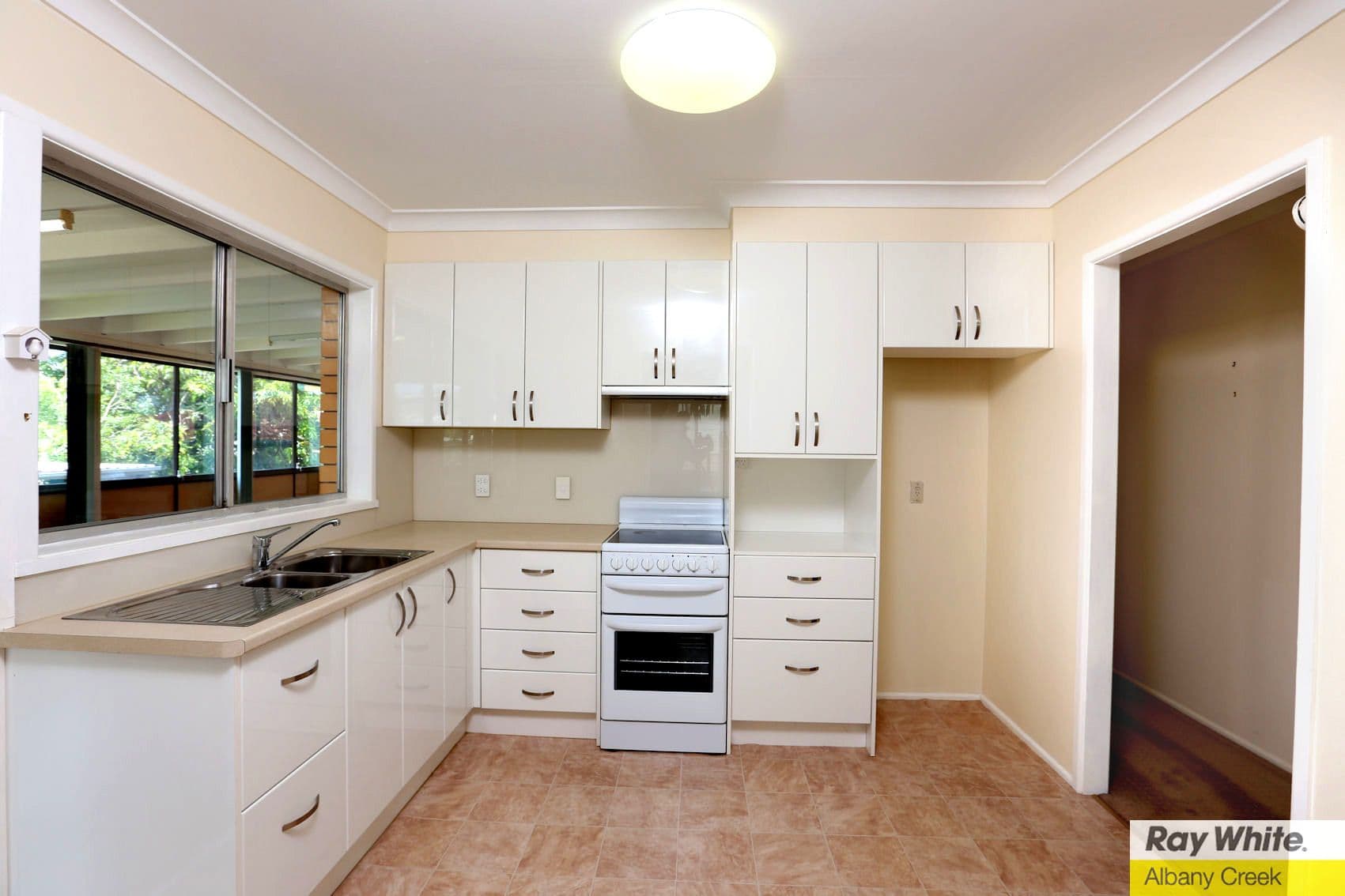 13 Derrima Crescent, Ferny Hills QLD 4055, Ferny Hills - Thumbnail 6