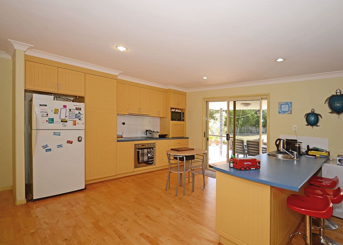6 Rosewood Avenue, Wondunna QLD 4655, Wondunna - Thumbnail 3