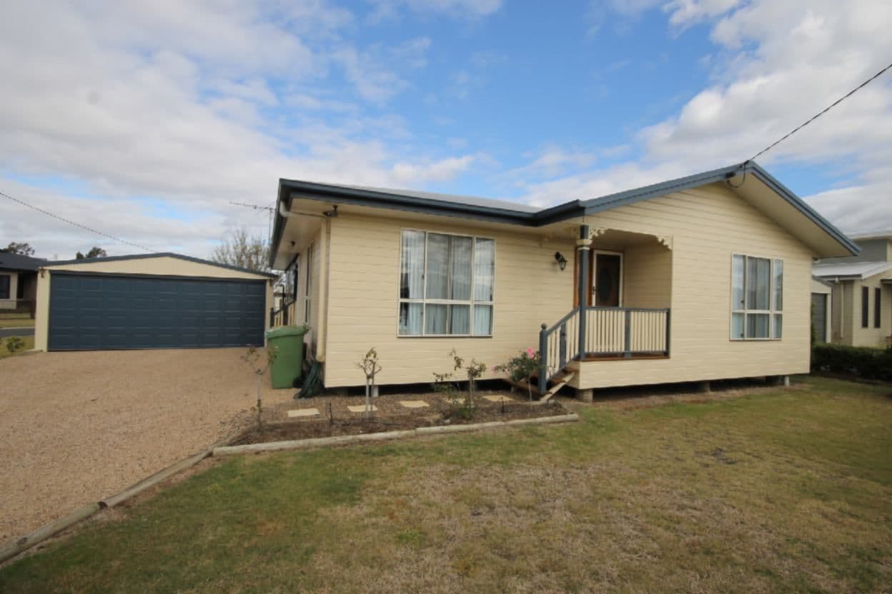 25 Leichhardt Avenue, Dalby QLD 4405, Dalby - Image 1