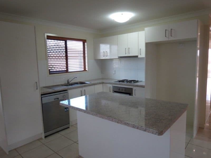 5 Easton Street, Emerald QLD 4720, Emerald - Thumbnail 2
