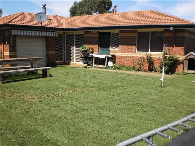 22 Yarcombe Crescent, CRAIGIEBURN VIC 3064, Craigieburn - Thumbnail 3