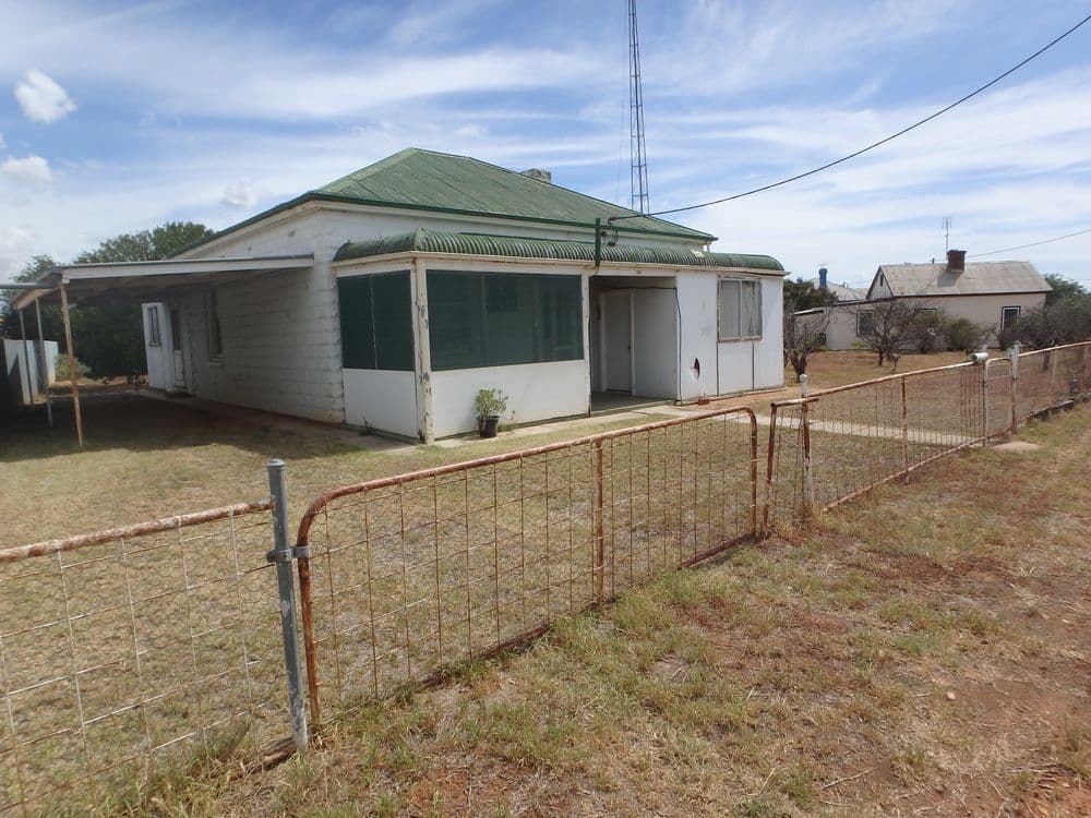 216 DeBoos Street, Temora NSW 2666, Temora - Image 1
