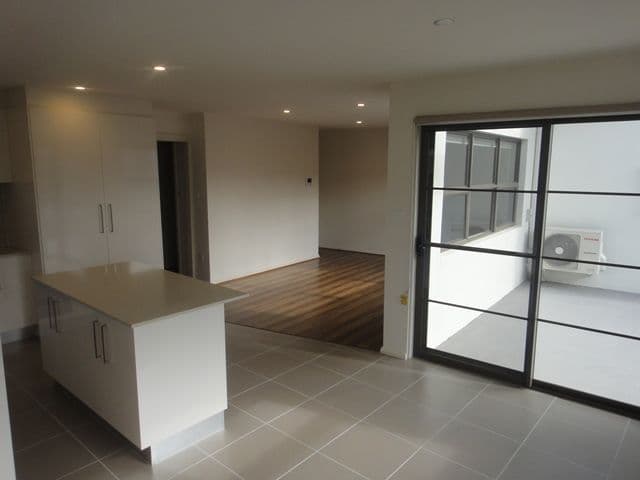 11/25 Owen Crescent, LYNEHAM ACT 2602, Lyneham - Thumbnail 2