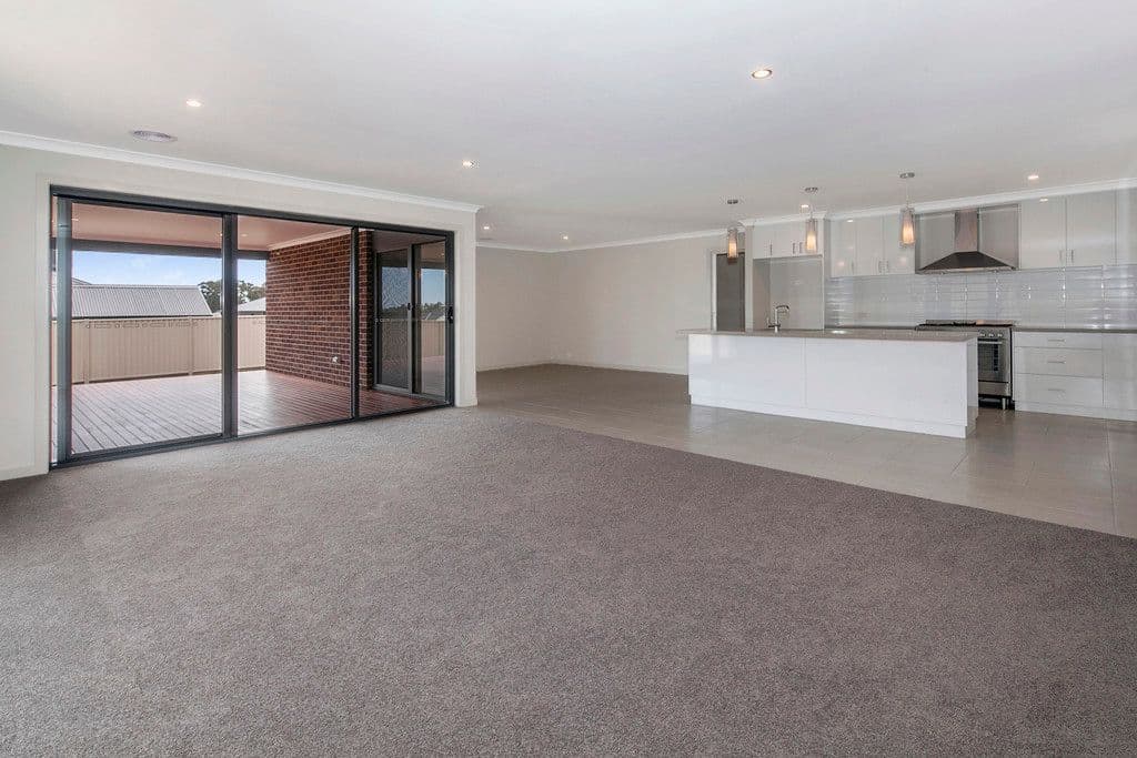33 Horwood Drive, Canadian VIC 3350, Canadian - Thumbnail 2