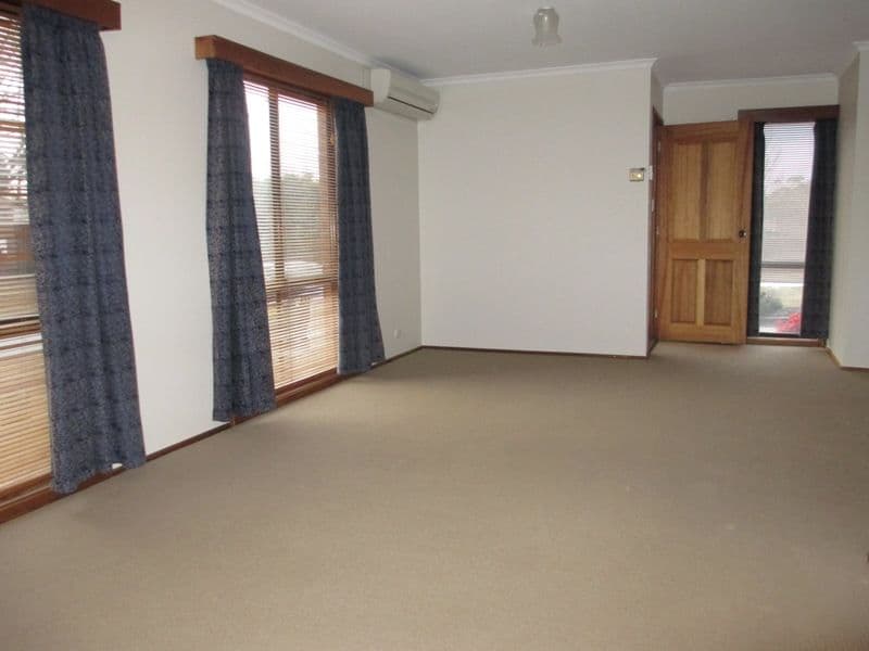 28 Tregear Close, THEODORE ACT 2905, Theodore - Thumbnail 2