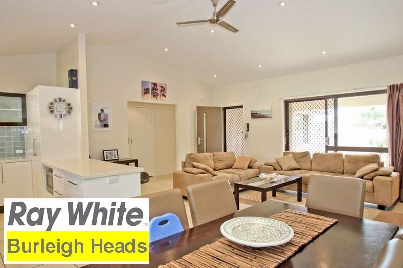 70 Mountain View Avenue, Burleigh Waters QLD 4220, Burleigh Waters - Thumbnail 8