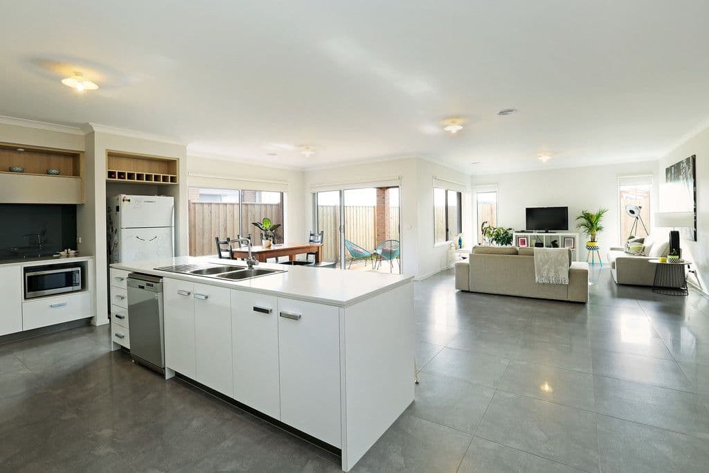 9 Seifferts Street, Armstrong Creek VIC 3217, Armstrong Creek - Thumbnail 2