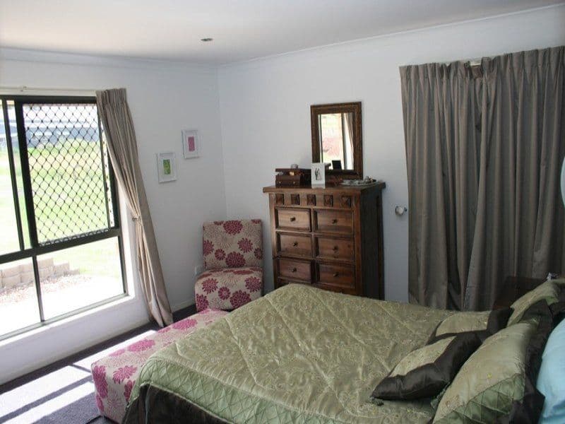 22 Sonaree Drive, Kingaroy QLD 4610, Kingaroy - Thumbnail 2