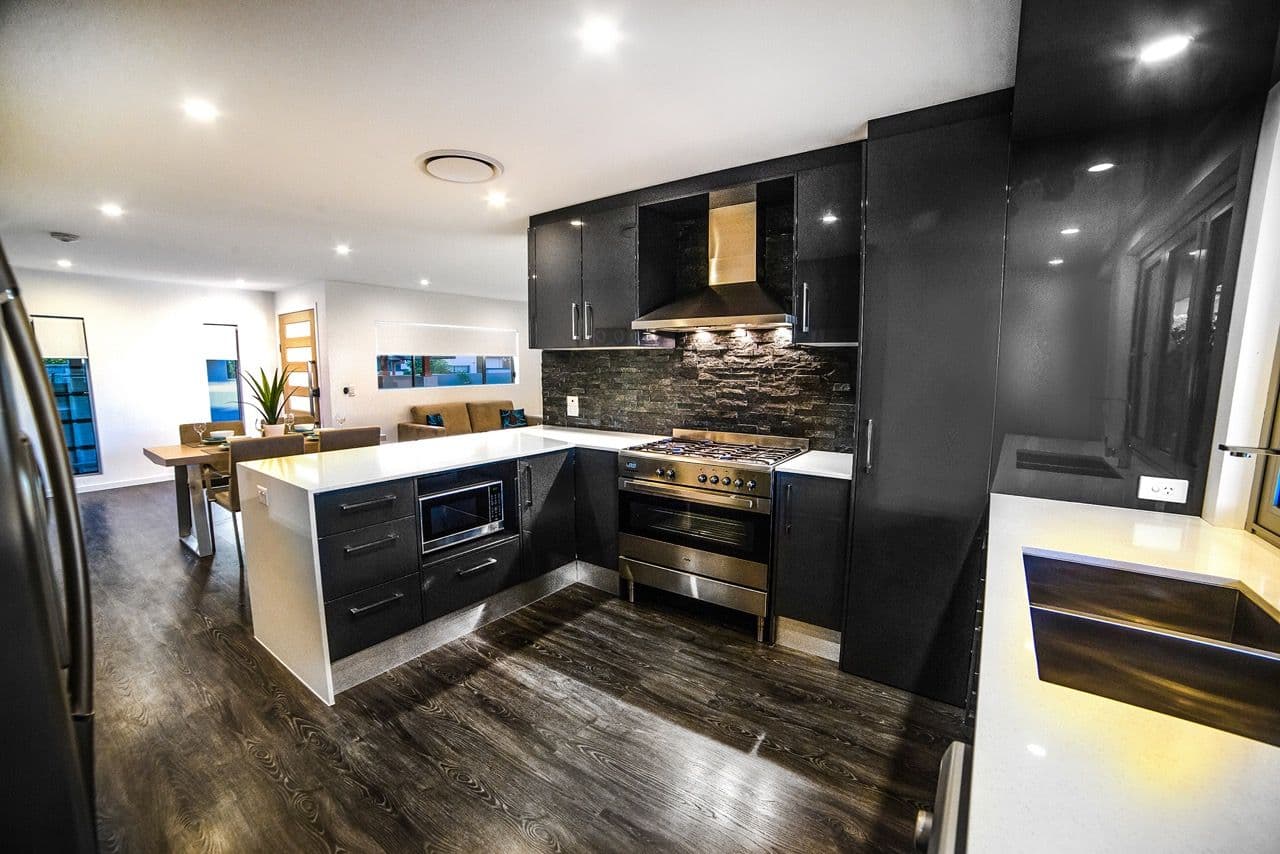 20 Joan Street, Burleigh Waters QLD 4220, Burleigh Waters - Thumbnail 3