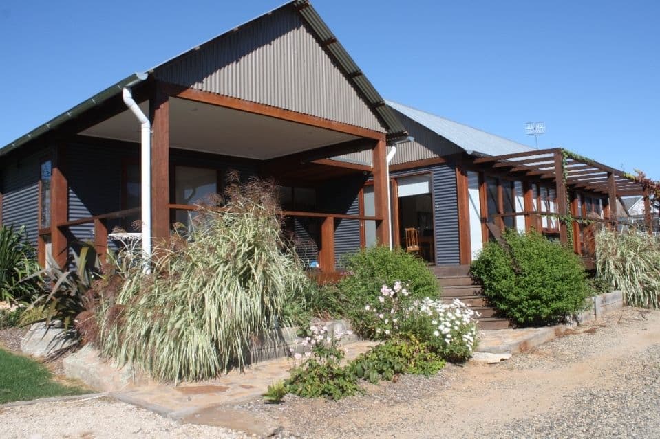 8 Araluen Street, Braidwood - Image 1