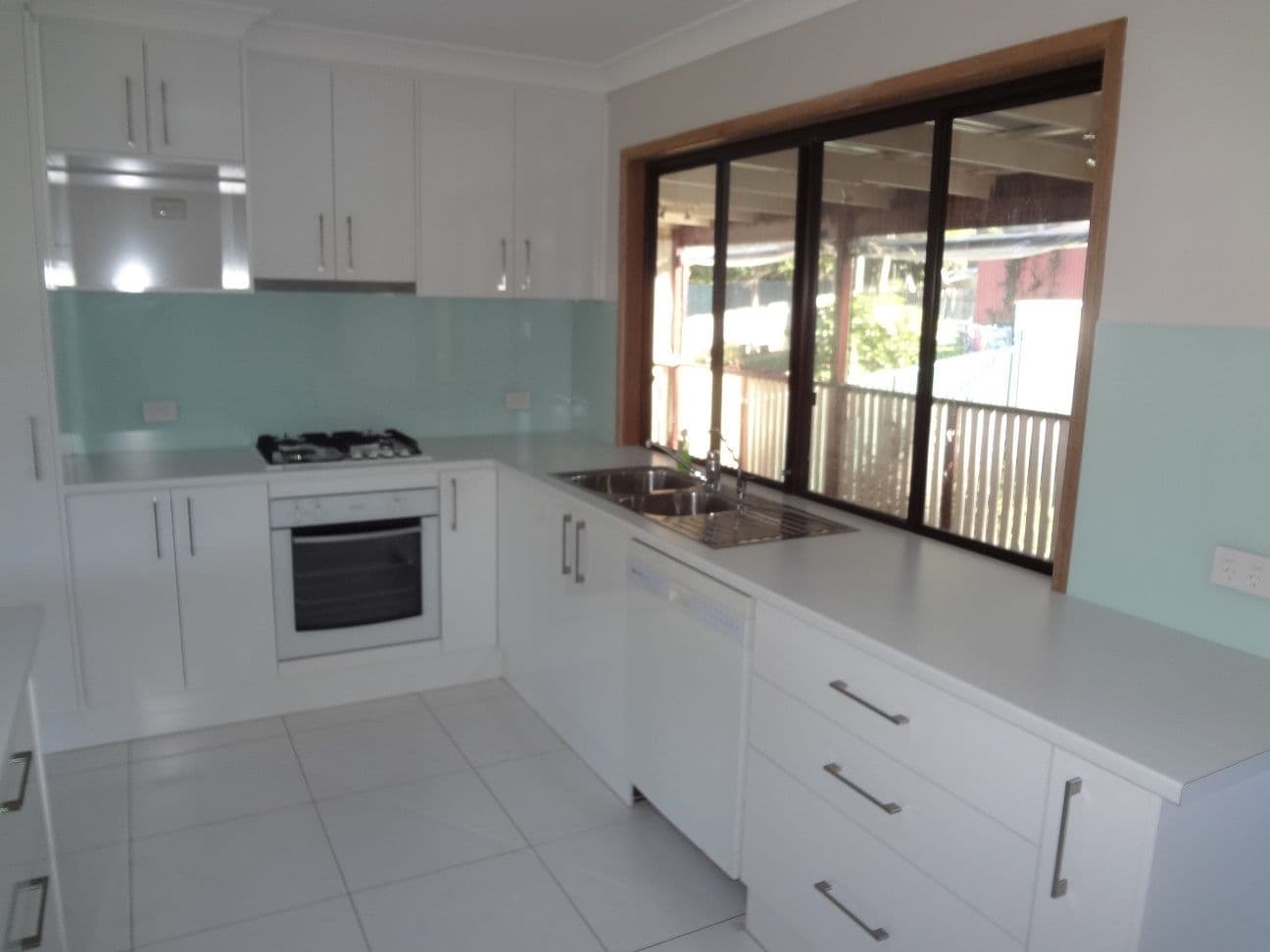 9 Shannon Parade, BERKELEY VALE NSW 2261, Berkeley Vale - Thumbnail 3